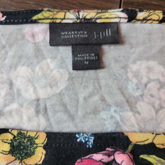 J.Jill wearever collection floral blouse - Picture 2 of 5
